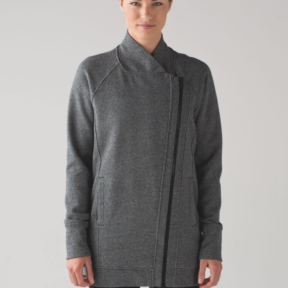 LULULEMON Back To It Wrap - size 6 - Picture 2 of 16